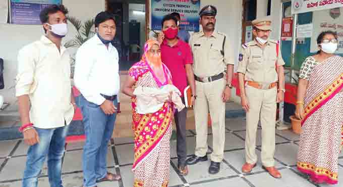 Abandoned newborn baby boy shifted to MGM Hospital in Warangal