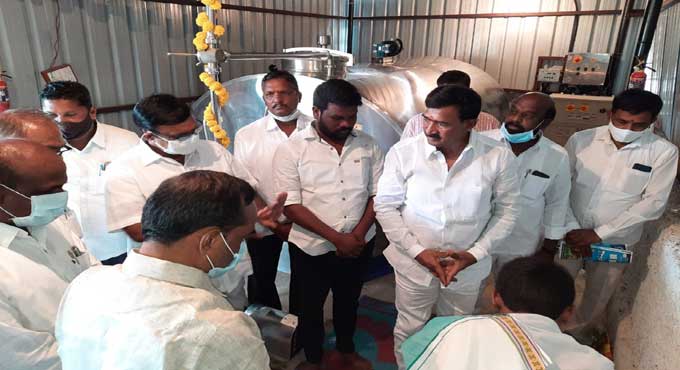 Karimnagar Dairy opens cooling unit in Siddipet