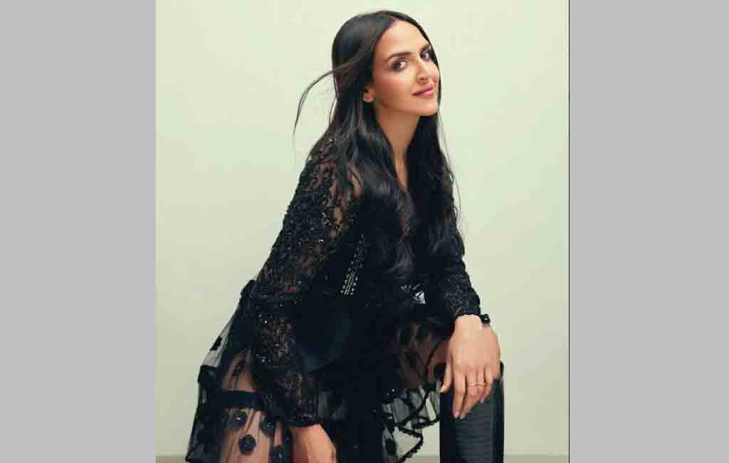 Esha Deol’s daughters love to dance to her ‘Dilbara’ song from ‘Dhoom’