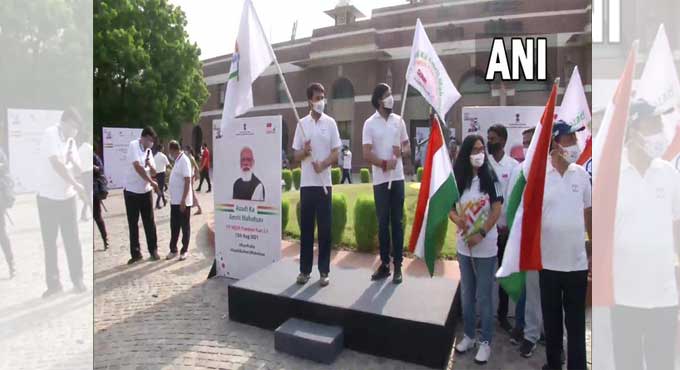 Sports Minister Anurag Thakur flags off Fit India Freedom Run 2.0