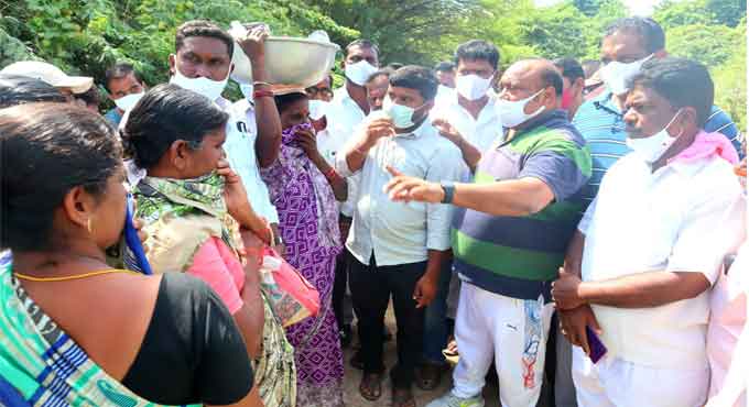 Gangula Kamalakar visits villages in Huzurabad, assures basic facilities