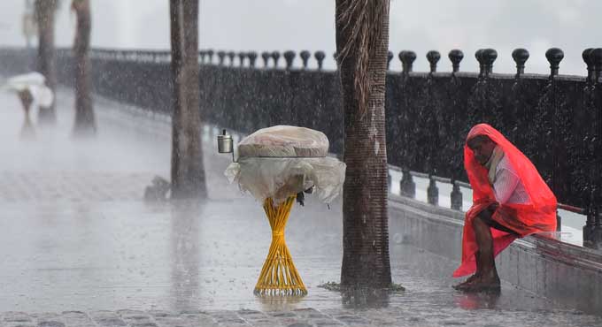 Heavy rains lash parts of Hyderabad on Saturday