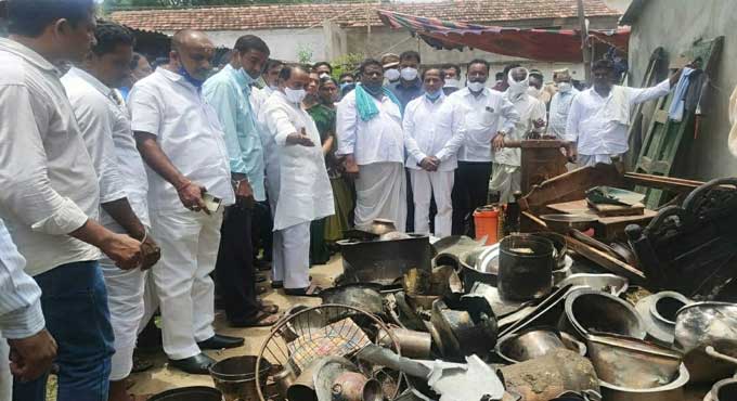 Indrakaran assures fire accident victims of all help