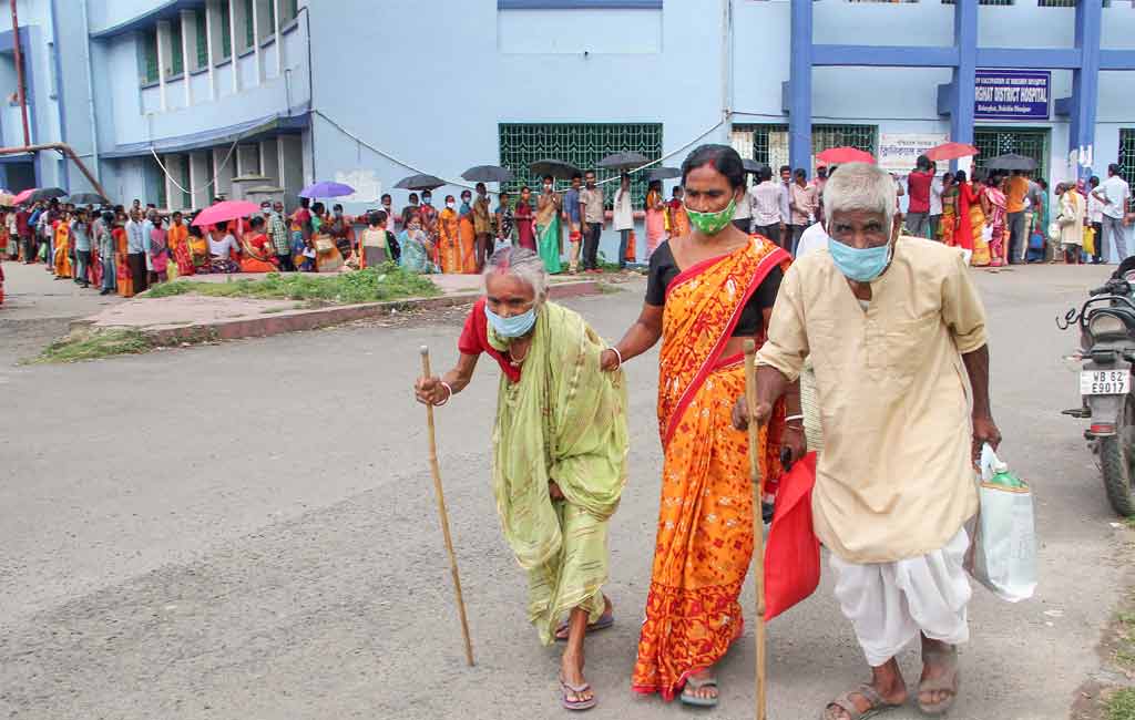 India logs 44,658 new COVID-19 infections, Kerala reports 30,007 cases