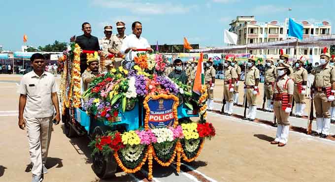 Indrakaran Reddy urges public to strive for national unity