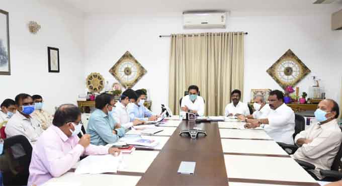 Complete pending irrigation projects in Sircilla: KTR to officials