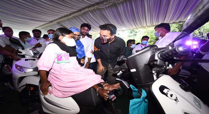 KTR hands over custom-made vehicles to differently-abled under ‘Gift a Smile’ initiative