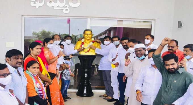 Rich tributes paid to prof Jayashankar across Telangana