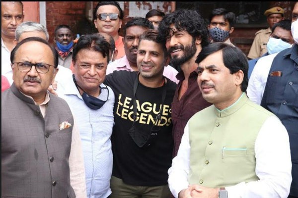 Day one of ‘Khuda Haafiz Chapter II’ sees Ministers on sets in Lucknow