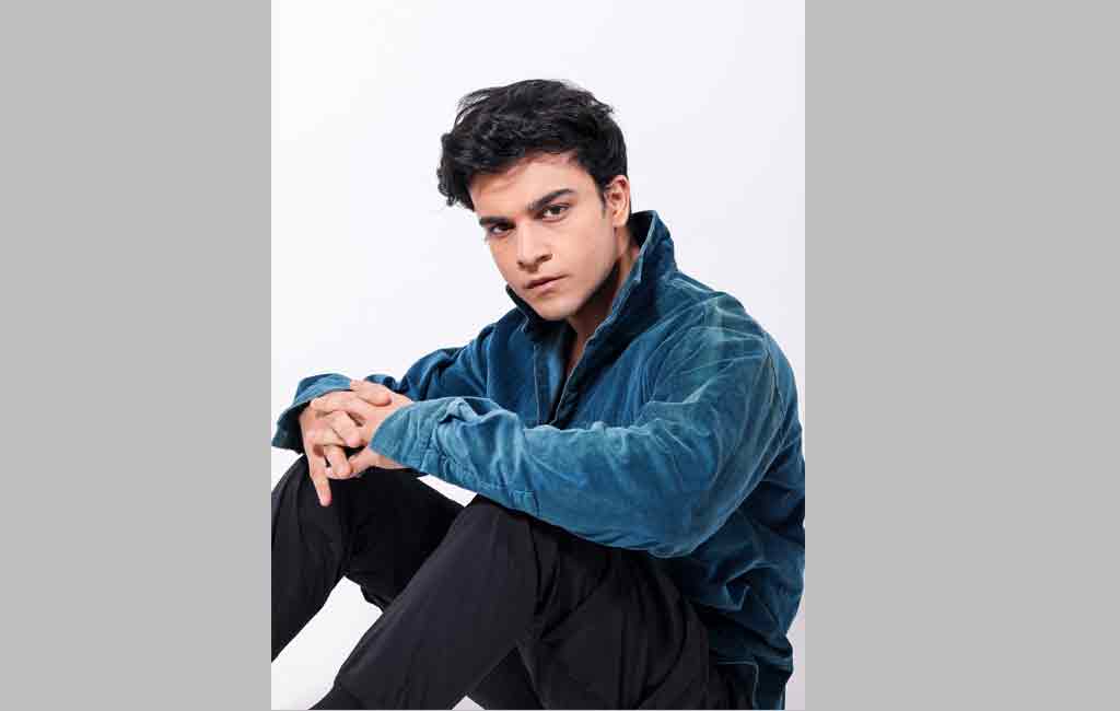 ‘Kumkum Bhagya’ actor Krishna Kaul on kissing another man in ‘Cartel’! 