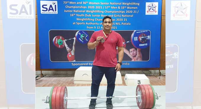 State lifter Chaitanya clinches bronze