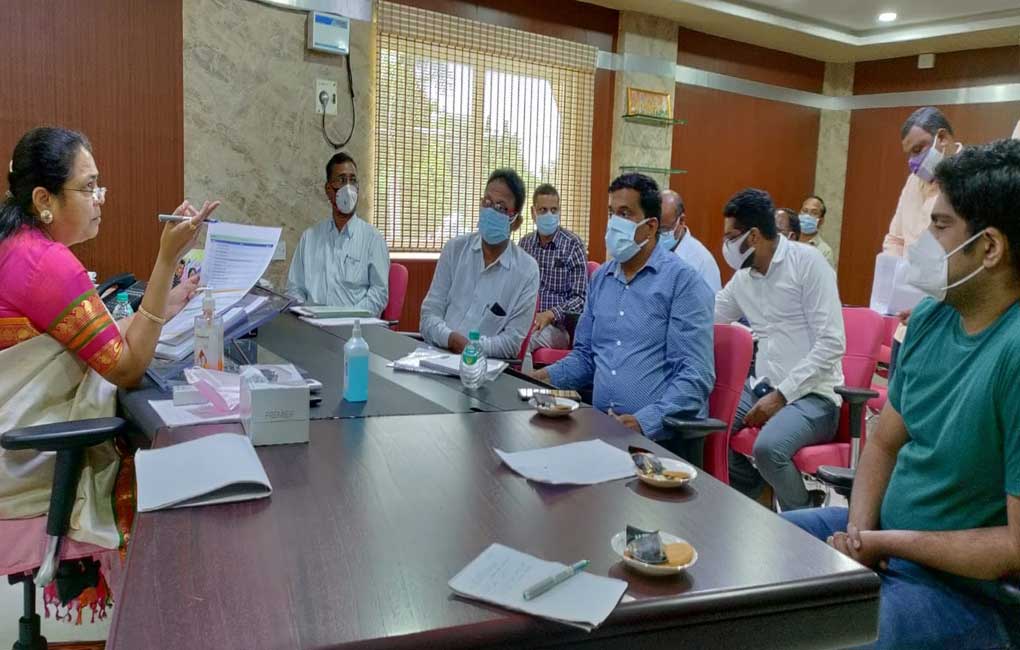 Slap notices against errant agencies executing Smart City works: Warangal Mayor