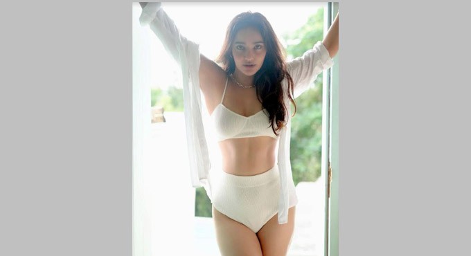 Check out this sexy picture of Neha Sharma from Goa 