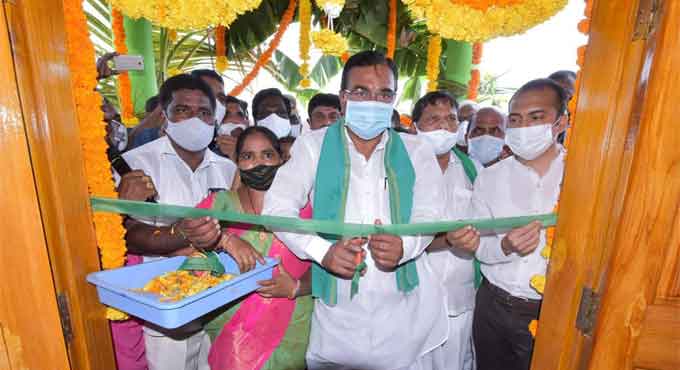 Telangana’s agri initiatives stop urban migration: Niranjan Reddy