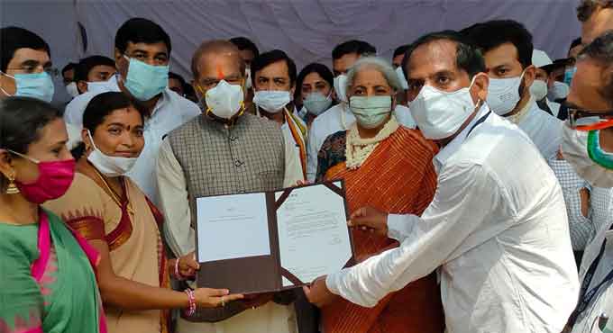 Nirmala Sitharaman attends Handloom Day celebrations at Ponduru ...