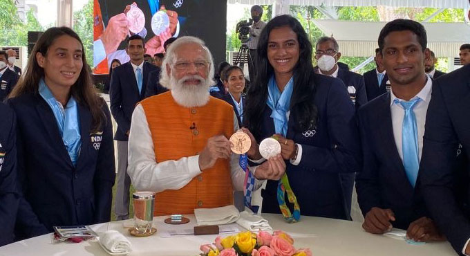 PM Modi meets Tokyo Olympics contingent over breakfast