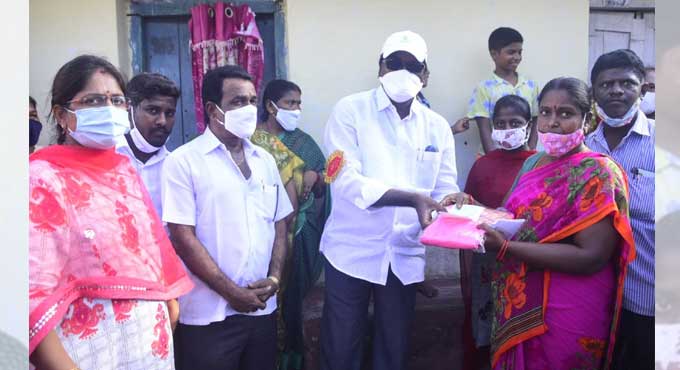 Puvvada distributes Kalyana Lakshmi, Shadi Mubarak cheques in Khammam 