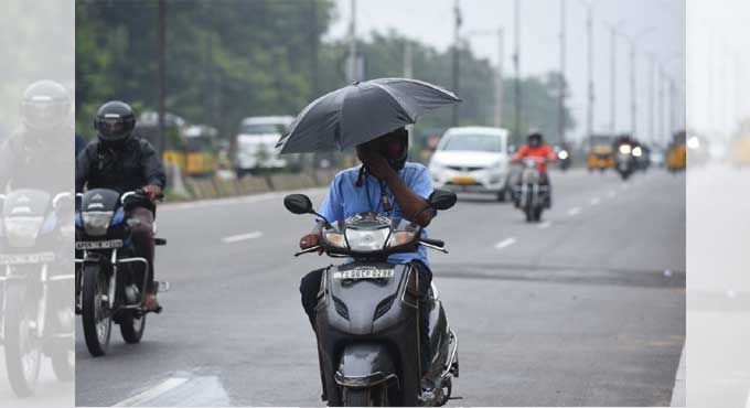 Light drizzle greets Hyderabad