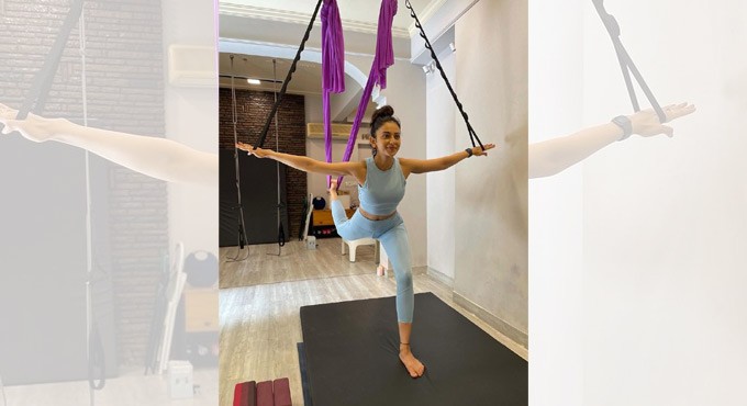 Check out this pic of Rakul Preet Singh doing Yoga