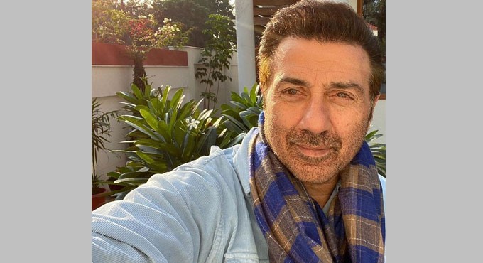 Sunny Deol celebrates 38 years of his debut film ‘Betaab’
