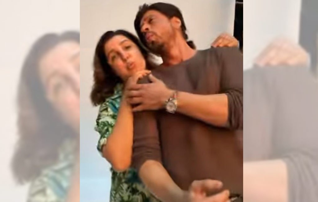 SRK, Farah Khan recreate ‘Main Hoon Na’ moment