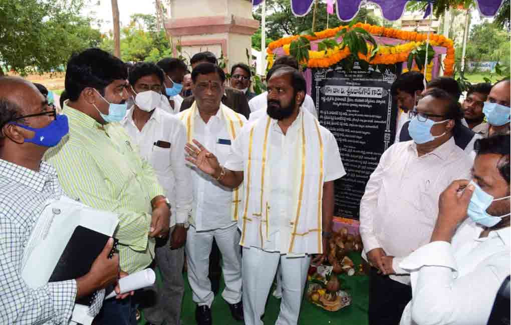 KCR for sports policy in Telangana: Srinivas Goud