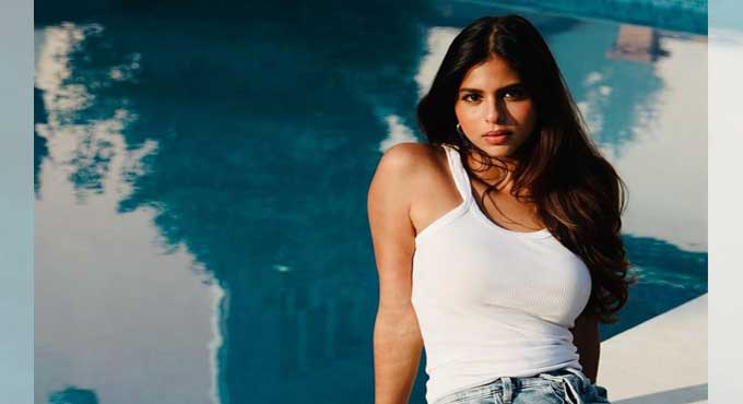 Suhana showers love on her mother Gauri Khan with a charcoal sketch