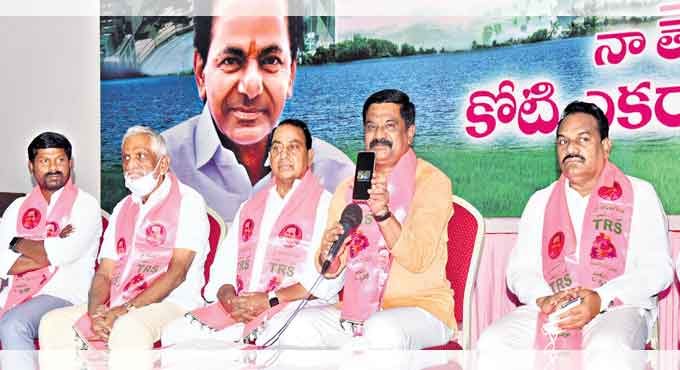 TRS Ministers ridicule Revanth Reddy