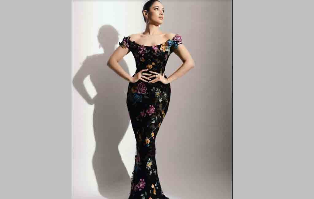 Tamannaah Bhatia puts hourglass figure on show in floral outfit  