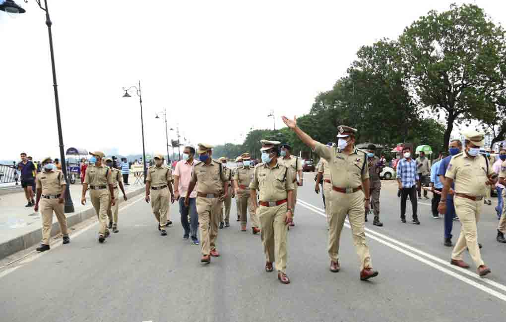 Anjani Kumar reviews security arrangements on Tank Bund before Sunday evening closure