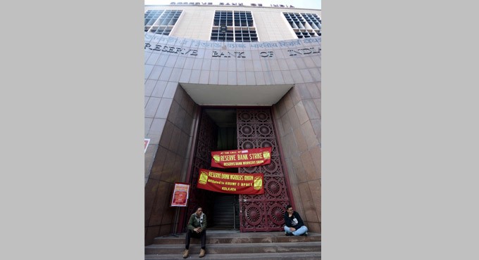 RBI to absorb surplus liquidity through 4 more VRRR auctions