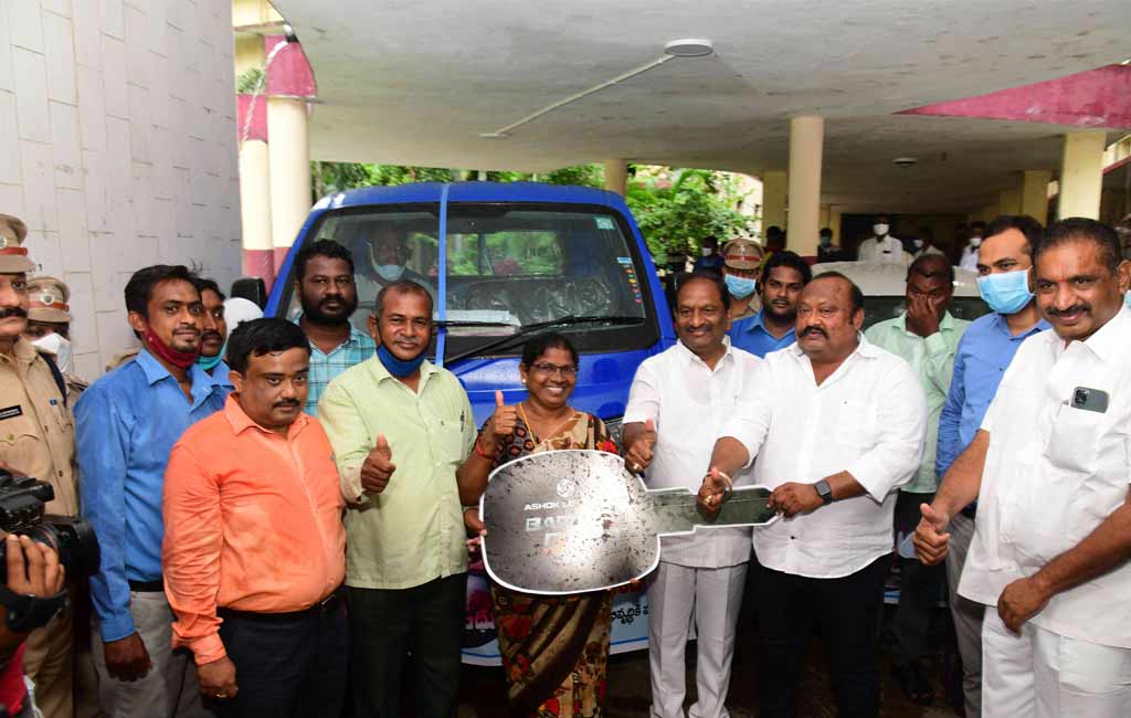 Telangana: Dalit Bandhu takes off in Huzurabad