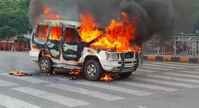 Moving vehicle catches fire in Hyderabad