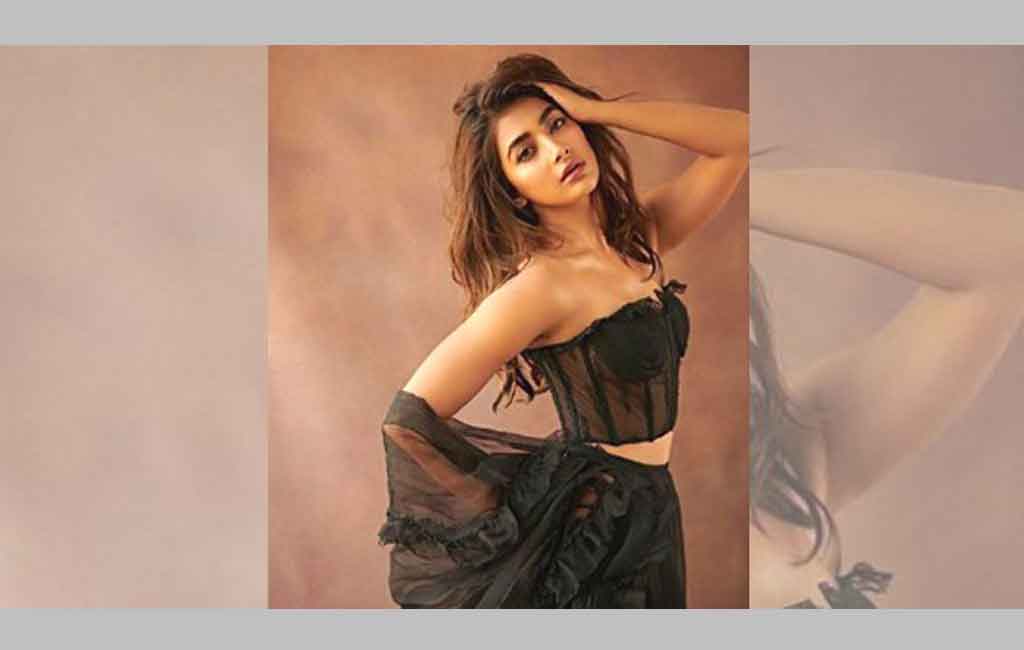 When Pooja Hegde tries to make her workout routine look cool