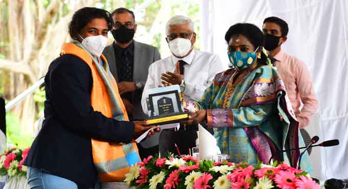 Telangana governor felicitates Olympic sailors