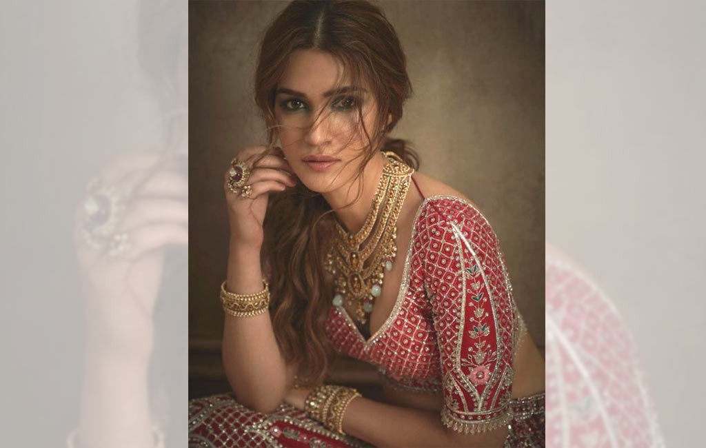 Actress Kriti Sanon’s mesmerising looks steal hearts