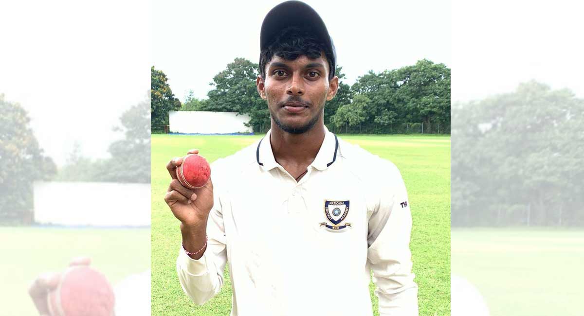 Aniketh Reddy scalps six wickets in three-day Cricket league
