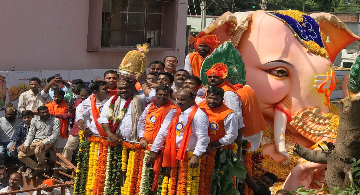 Balapur Ganesh laddu auctioned for Rs.18.90 lakh
