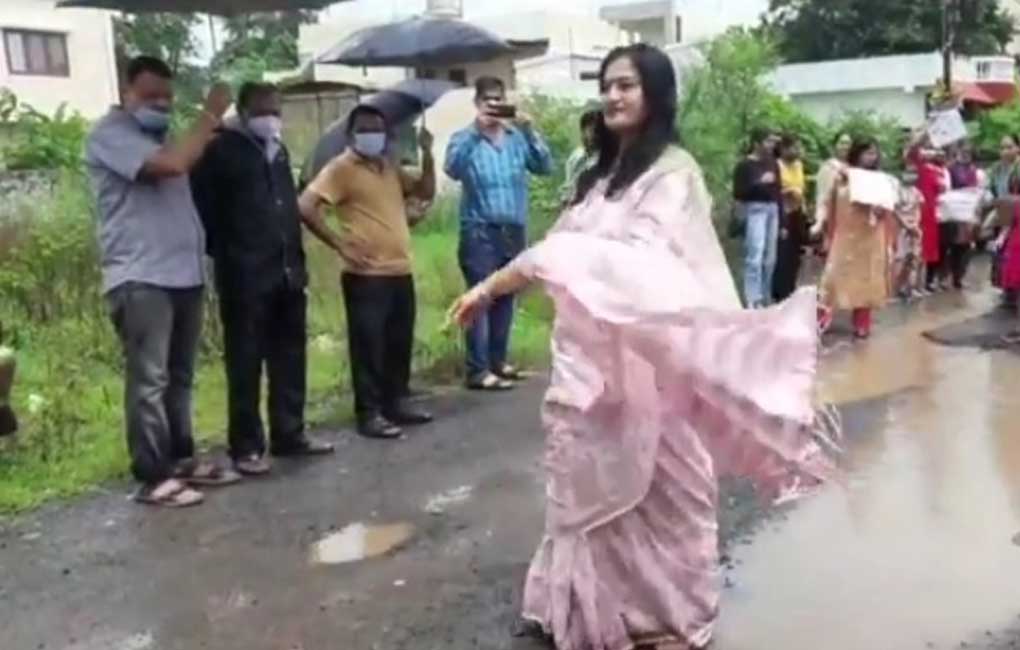 Bhopal women hold catwalk on potholed road to draw govt’s attention