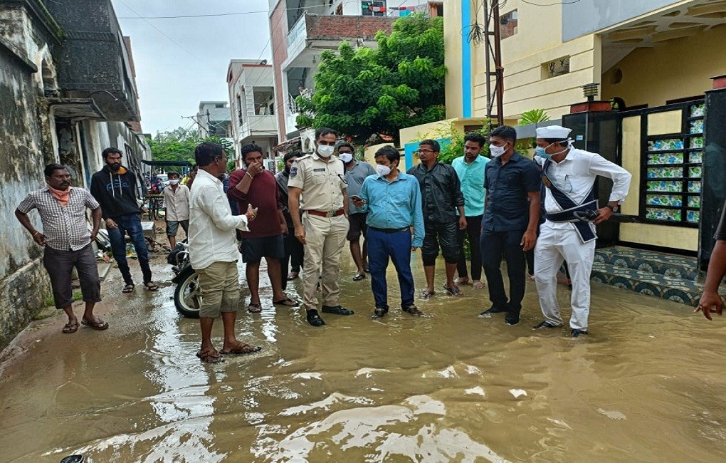 Telangana: Incessant rains flood Sircilla town, rescue operation underway