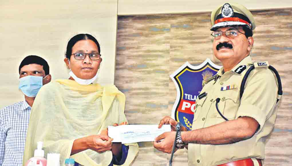 Top Maoist leaders willing to surrender: DGP Mahendar Reddy