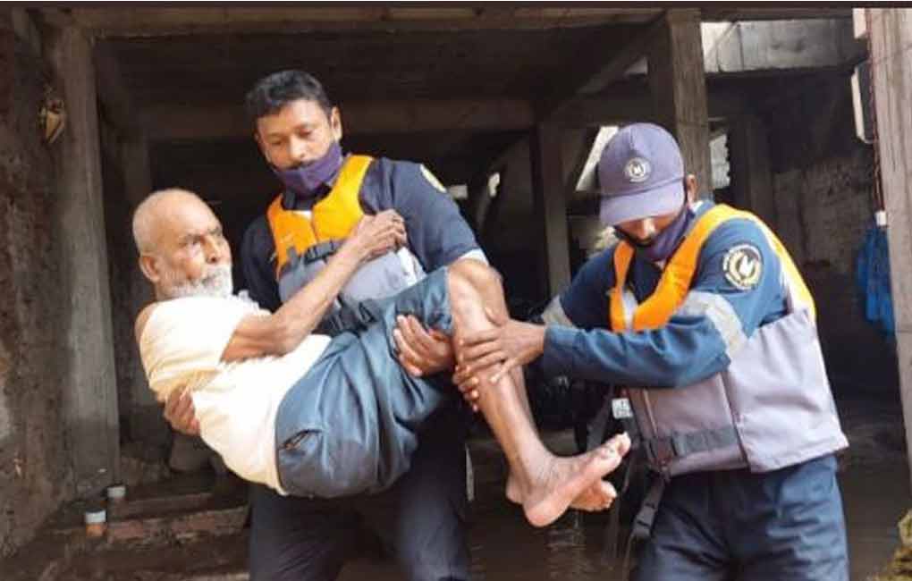 DRF teams reach out to rain-hit Hyderabad citizens