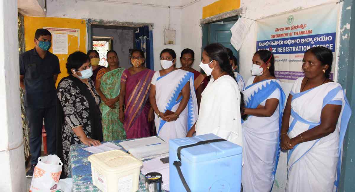 Don’t hesitate to take vaccine: Collector Bharati Hollikeri