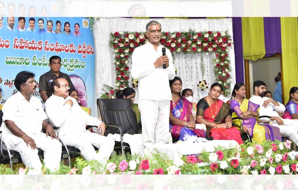 Telangana: Minister Harish assures ‘Mahila bhavans’ to all villages
