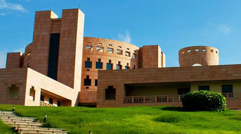 ISB’s DLabs partners with Toronto Business Development Centre