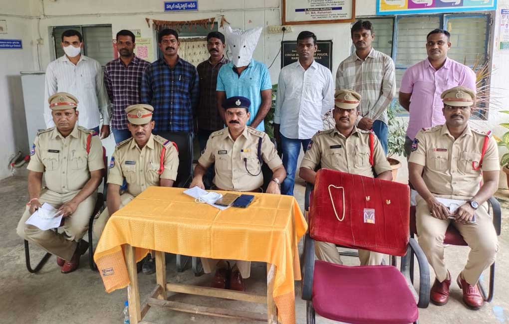 Police arrest inter-State burglar in Mancherial