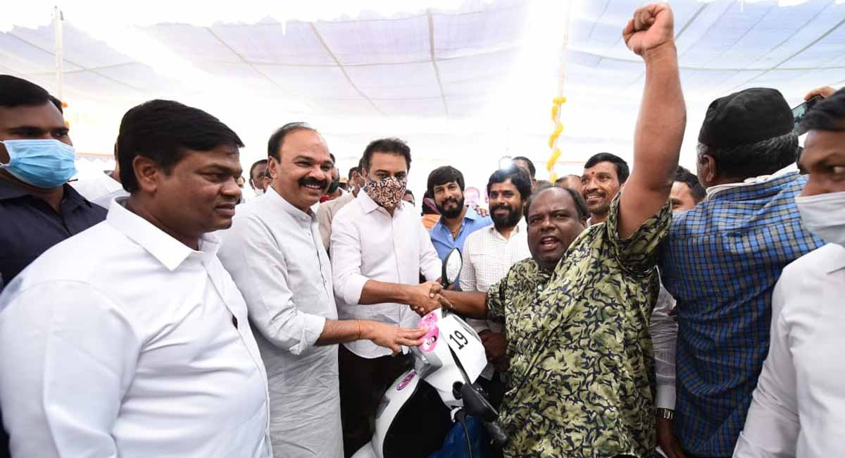 KTR distributes 100 customised vehicles to differently abled persons on TRS MP Ranjith Reddy’s birthday