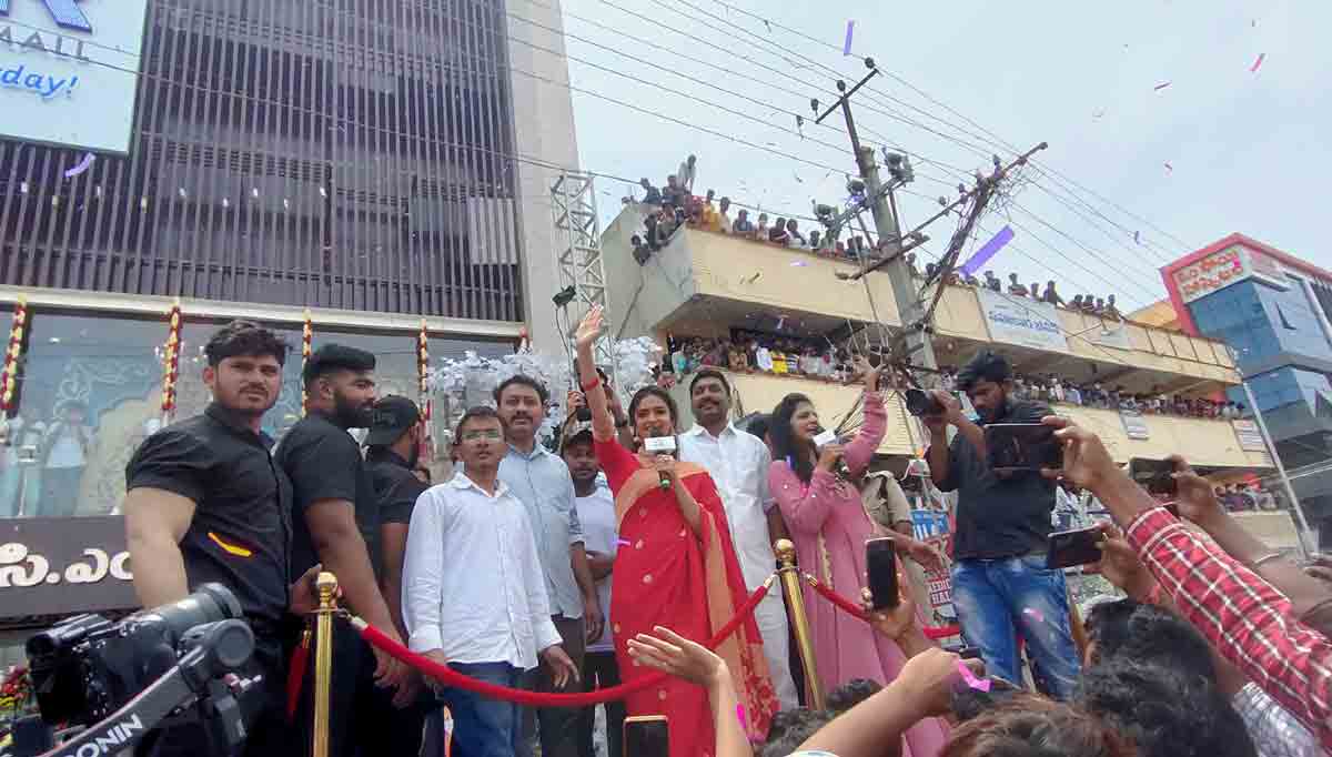 Keerthy Suresh sizzles in Mancherial