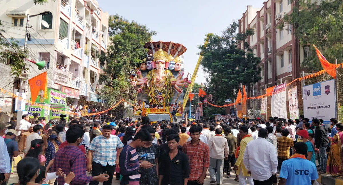 Hyderabad chants Ganpati Bappa Morya as Khairatabad idol moves to Hussain Sagar