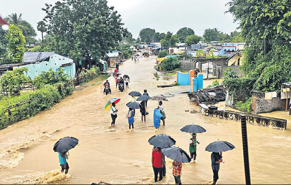 Normal life thrown out of gear as rains flood erstwhile Khammam